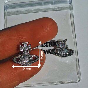 Vivienne Westwood Pearl Earrings – Silver Color